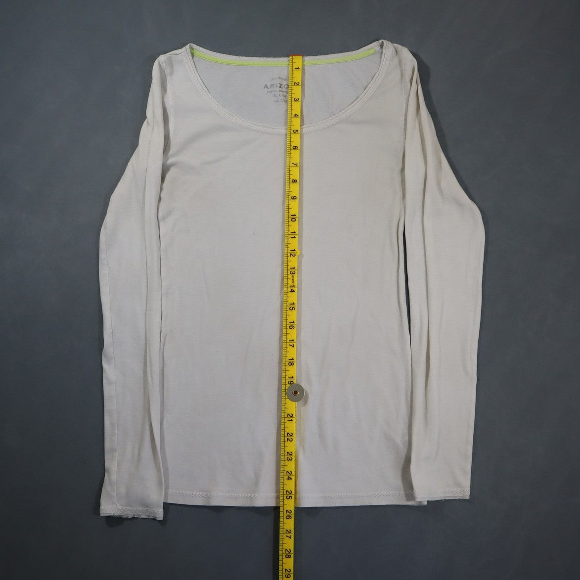 Arizona Jean Company Long Sleeve T-Shirt Womens L White Scoop Neck Fitted Tee