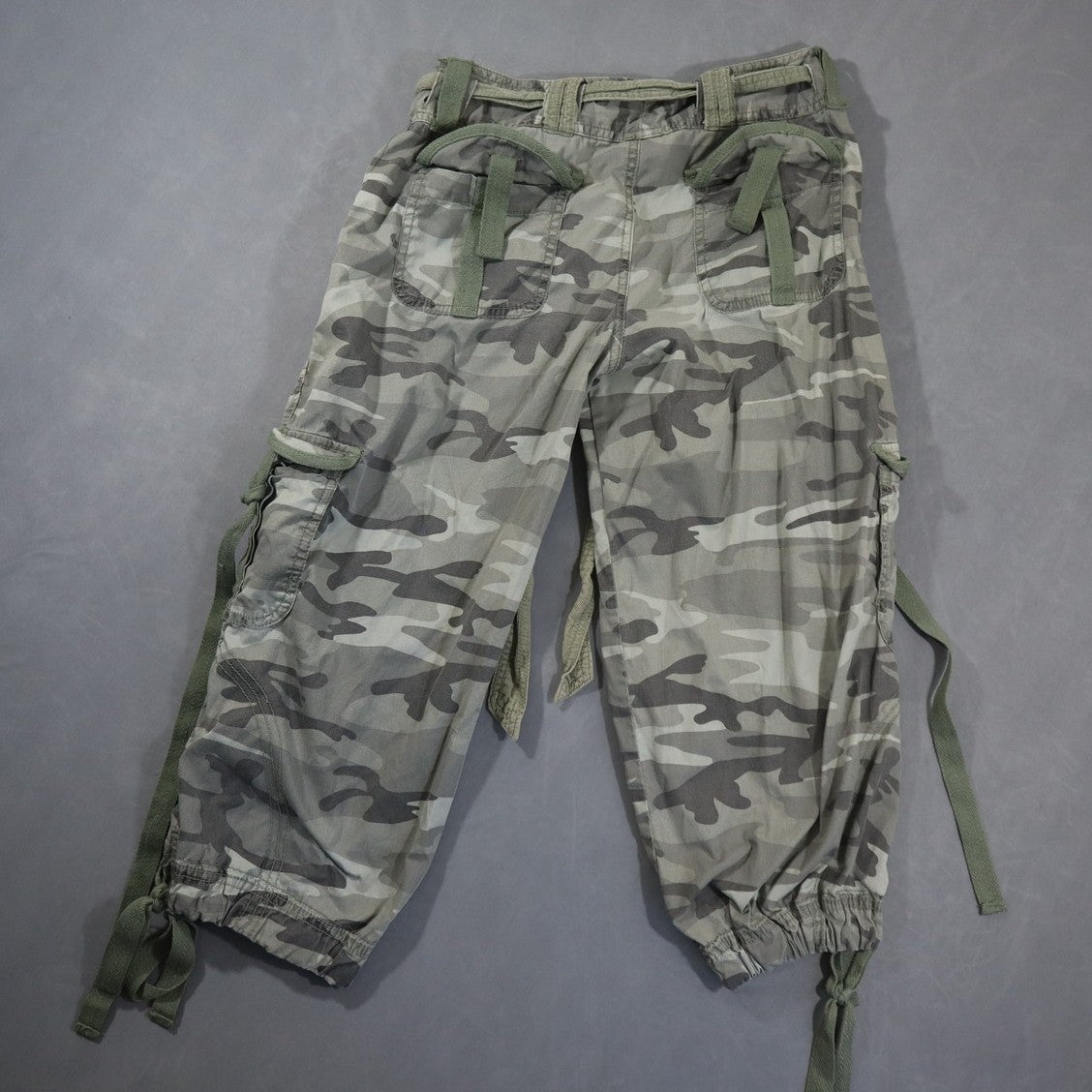 Y2K Fire Jeans Womens Juniors Camo Cargo Capri Pants Green Strap Cotton 5