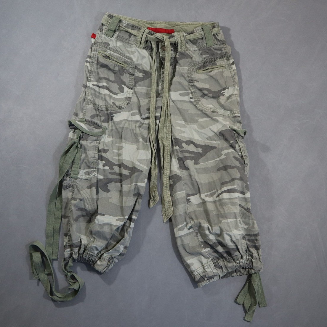 Y2K Fire Jeans Womens Juniors Camo Cargo Capri Pants Green Strap Cotton 5