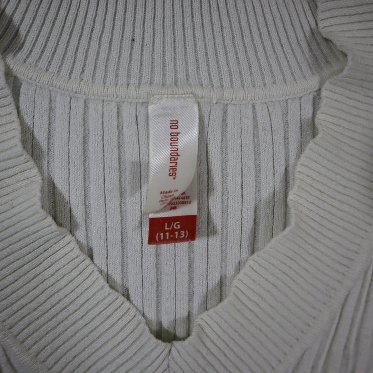 No Boundaries Sweater Juniors L 11-13 White Ribbed V Neck Long Sleeve Fitted Top