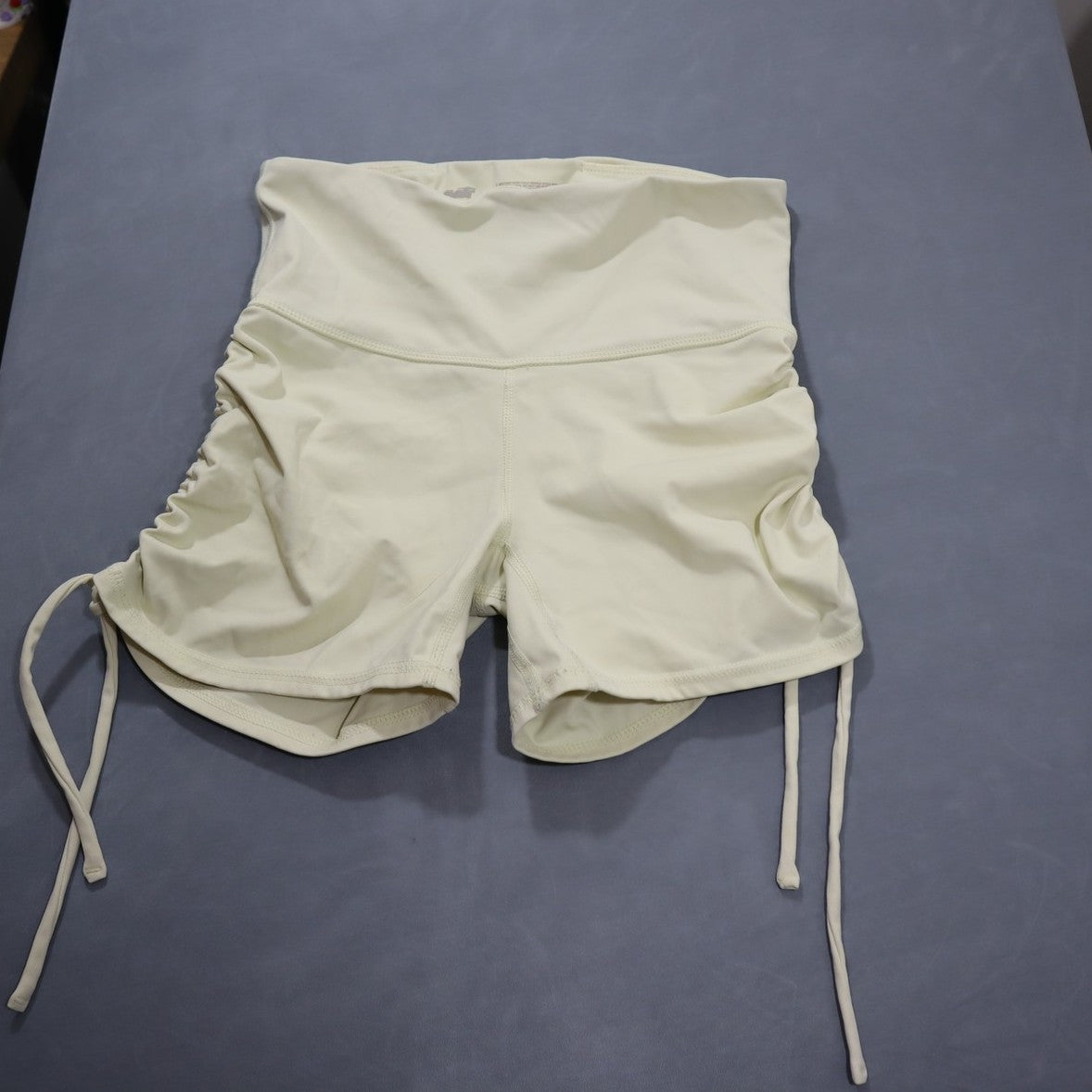 Avia Womens High Rise Ruched Scrunch Biker Shorts Drawstring Cream Small S 4-6