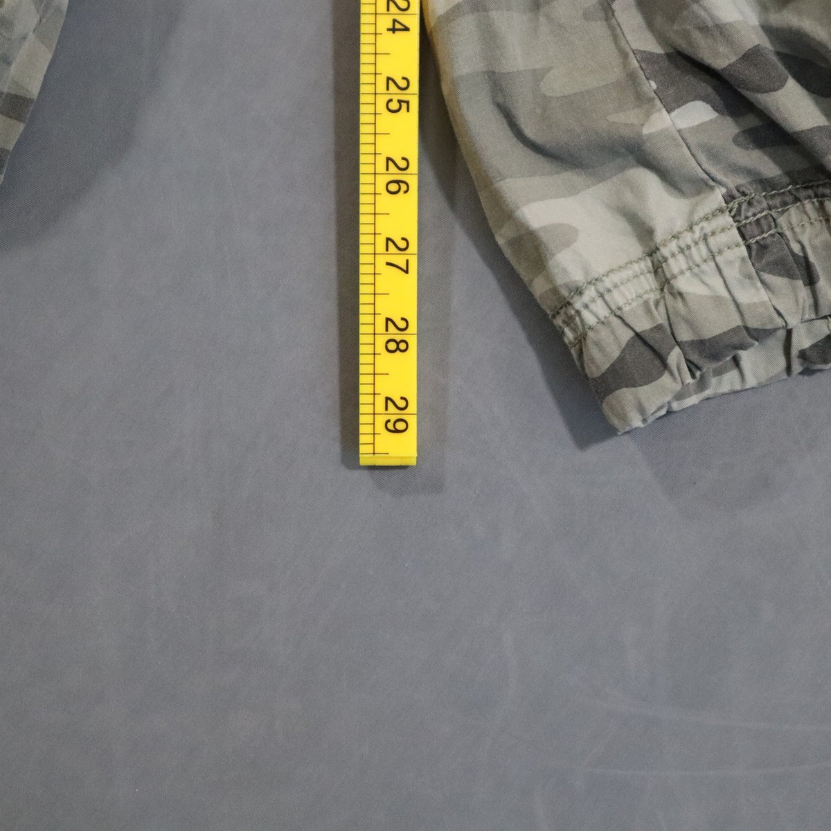 Y2K Fire Jeans Womens Juniors Camo Cargo Capri Pants Green Strap Cotton 5