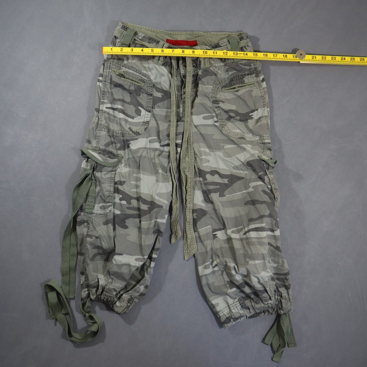 Y2K Fire Jeans Womens Juniors Camo Cargo Capri Pants Green Strap Cotton 5